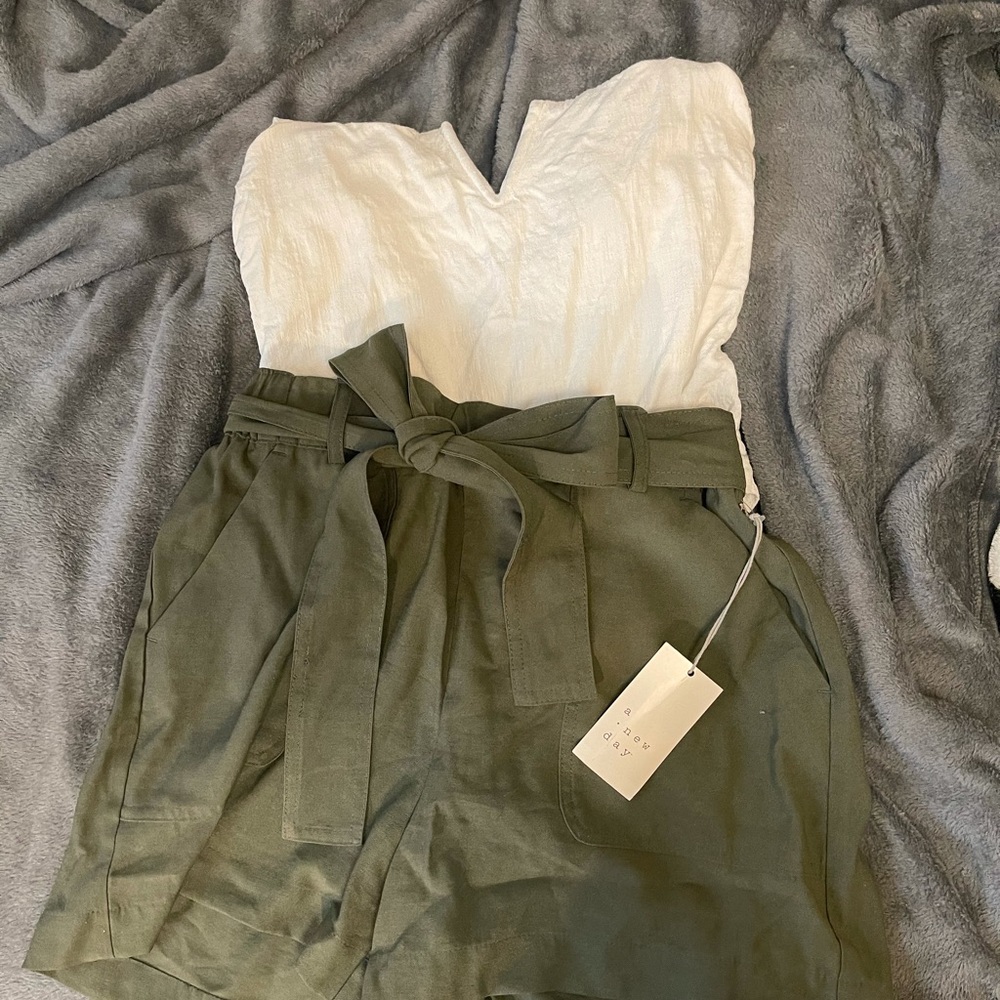 High waist paper bag shorts